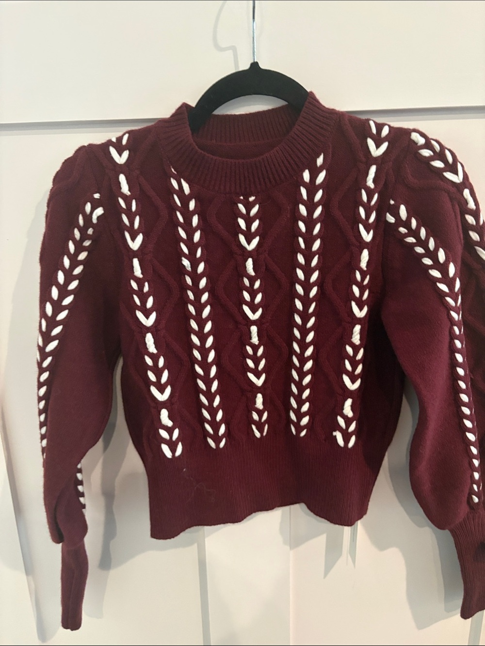 Commense Burgundy Cable-Knit Crewneck Sweater with White Accents
